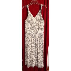 Banana Republic Midi Dress Womens 12 White Grey Excellent Pleated Sketch Floral